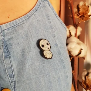 Shop Broche cannetille Kodama assis - Princesse Mononoké Pins