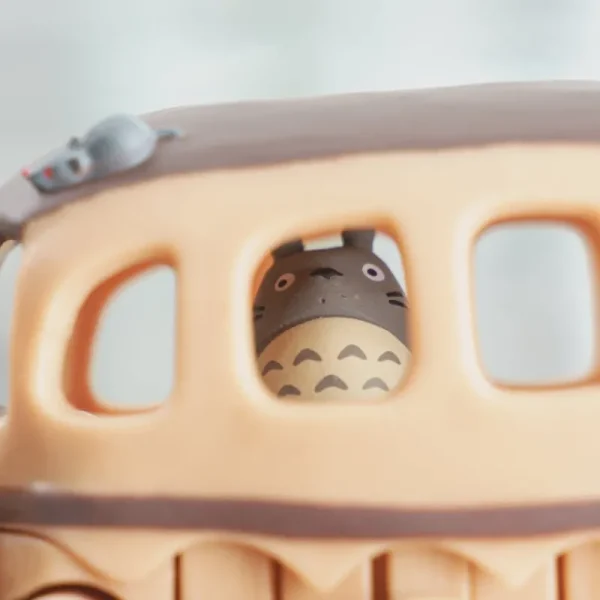 Best Figurine Chatbus à friction et Totoro à l’intérieur - Mon Voisin Toto Jouets