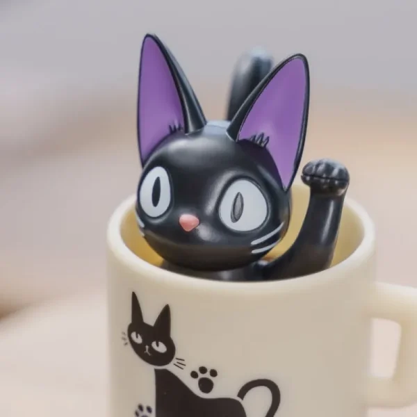 Hot Figurine Culbuto Kiki dans sa tasse - Kiki la petite sorcière Jouets