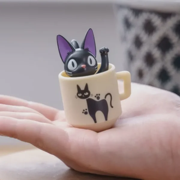 Hot Figurine Culbuto Kiki dans sa tasse - Kiki la petite sorcière Jouets