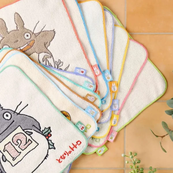 Store Mini Serviette Totoro anniversaire 12 25x25 cm - Mon Voisin Totoro Linge De Maison