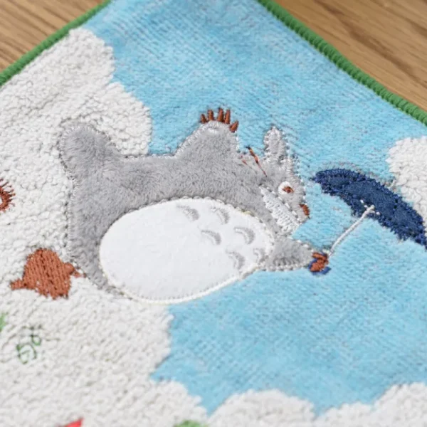 Hot Mini Serviette Totoro dans le ciel 25x25 cm - Mon Voisin Totoro Linge De Maison