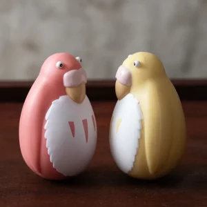 Shop Pack 2 Figurines Roly-poly Perruches Rouge & Jaune - Le Garçon et le Jouets