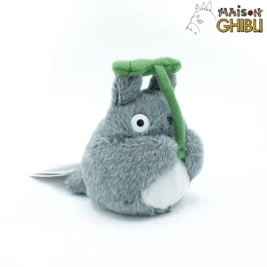 Outlet Peluche Beanbag Totoro Avec Sa Feuille - Mon Voisin Totoro Peluches Beanbag