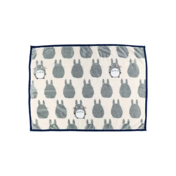 Shop Plaid Silhouette Totoro Gris 70x100 cm - Mon Voisin Totoro Linge De Maison