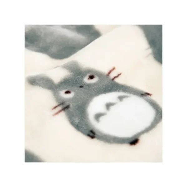 Shop Plaid Silhouette Totoro Gris 70x100 cm - Mon Voisin Totoro Linge De Maison