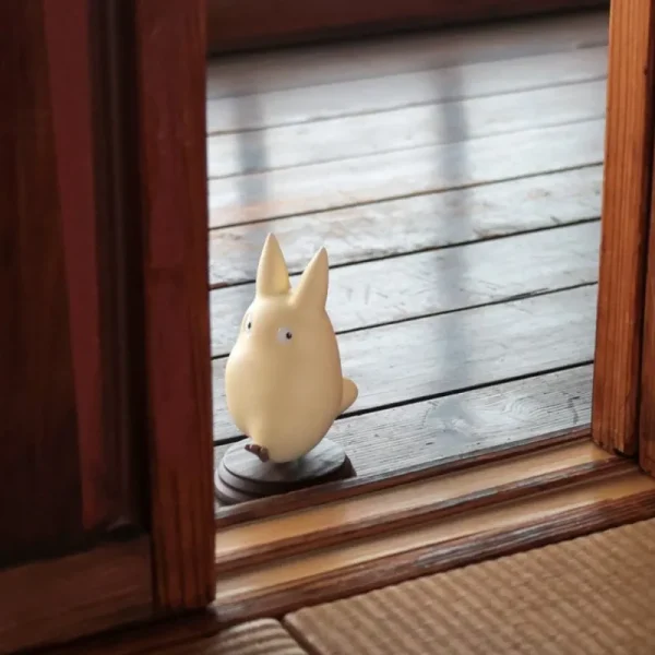 Fashion Statuette Totoro blanc marchant - Mon Voisin Totoro Statues